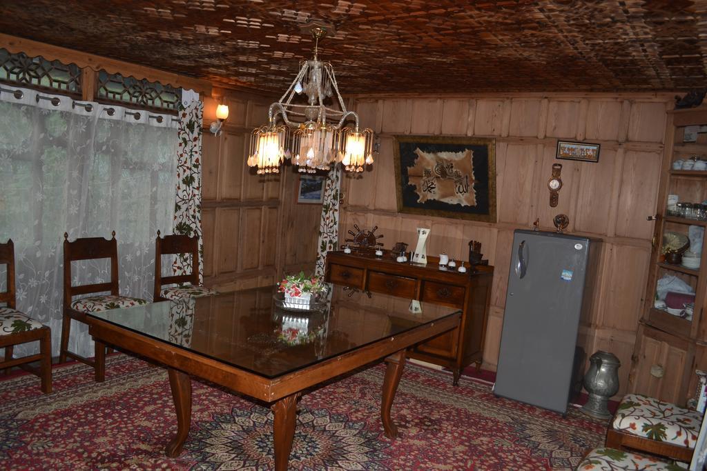 Akbar Group Of Heritage Houseboats Nagin Bagh Quarto foto