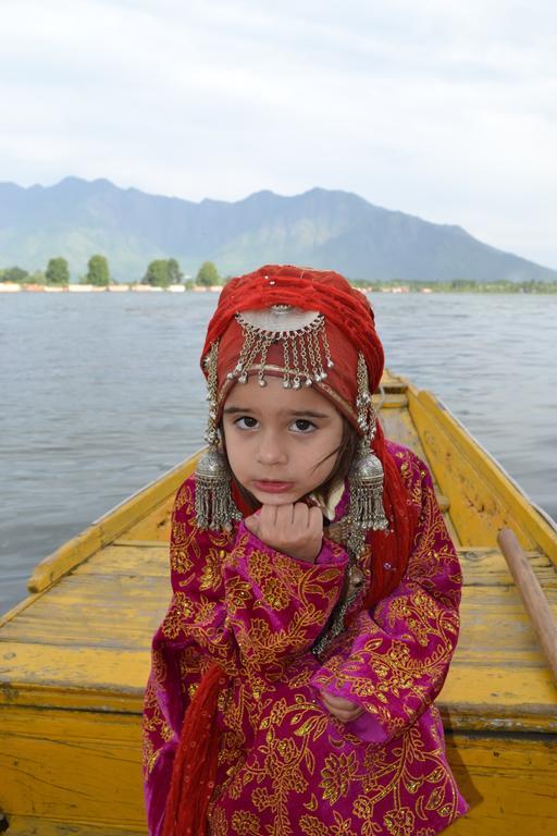 Akbar Group Of Heritage Houseboats Nagin Bagh Exterior foto