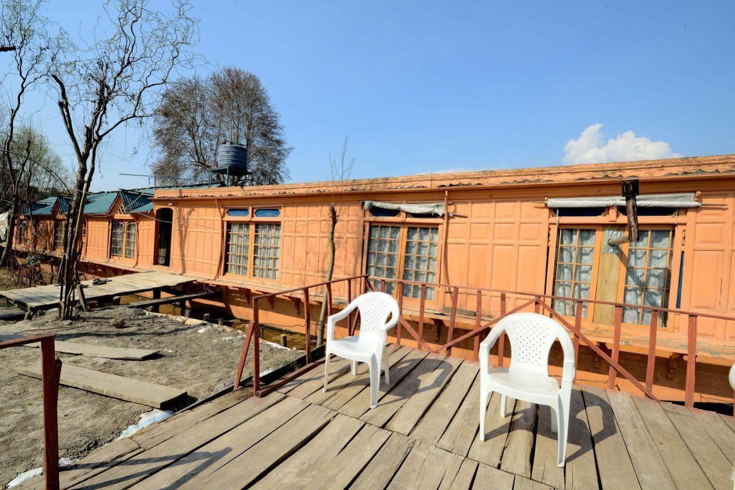 Akbar Group Of Heritage Houseboats Nagin Bagh Exterior foto